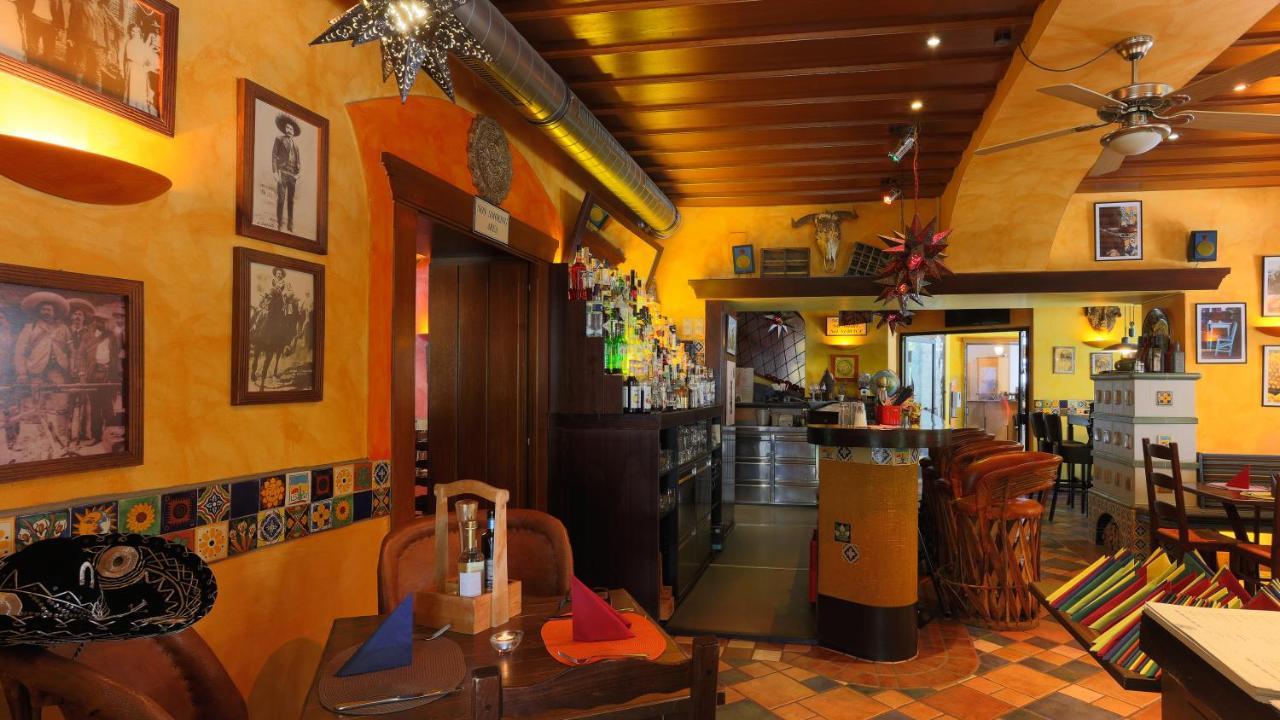 Hotel Ertl & Restaurant El Venado 스피탈안더드라우 외부 사진